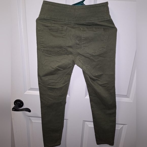 Loft green button fly skinny ankle jeans in a size 13.5" waist 26" inseam. - Picture 2 of 5